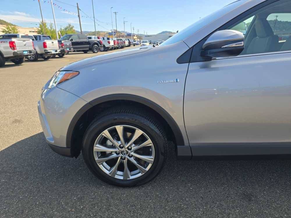 Used 2018 Toyota RAV4 Limited AWD/4WD image 15