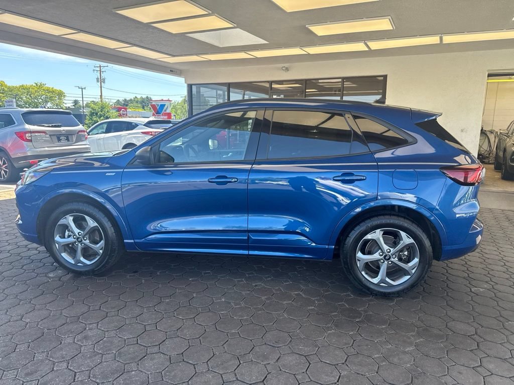 Certified 2023 Ford Escape ST-Line w/ Tech Pack #1 AWD/4WD image 10