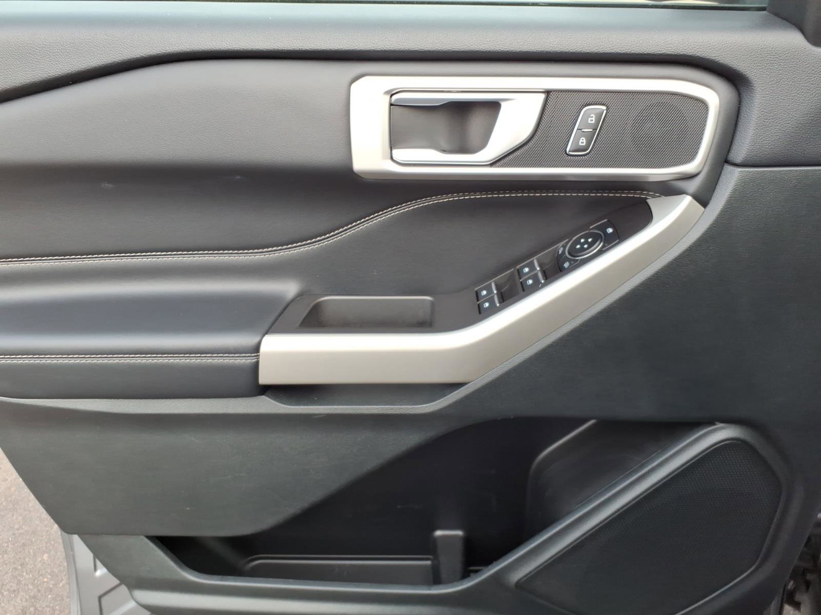 Certified 2024 Ford Explorer XLT w/ Equipment Group 202A image 10