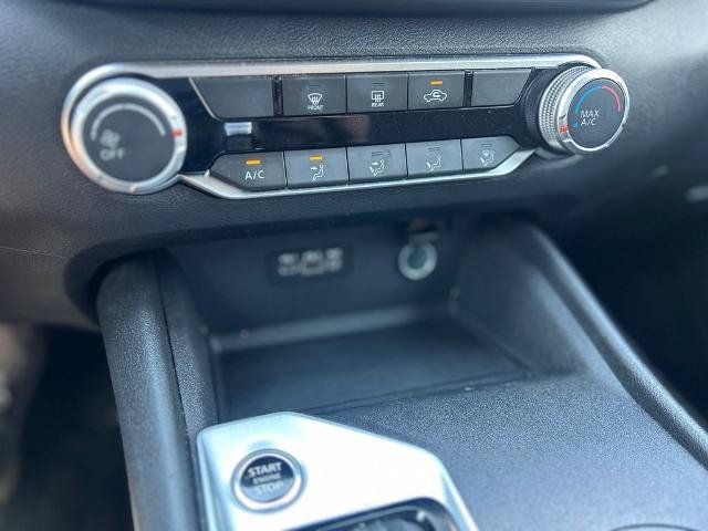 Used 2025 Nissan Altima 2.5 SV FWD image 23