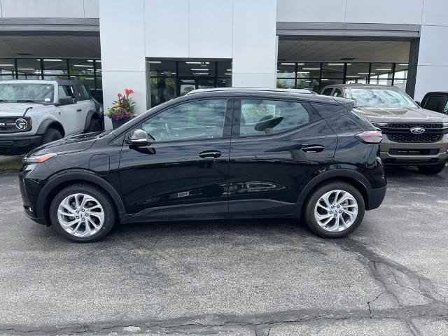 Used 2023 Chevrolet Bolt EUV LT w/ Driver Confidence Package FWD image 3