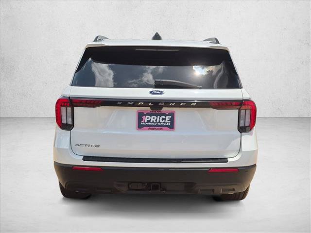 Certified 2025 Ford Explorer Active RWD image 7