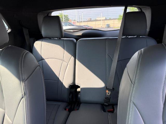 Used 2022 Buick Enclave Essence w/ Sport Touring Edition AWD/4WD image 18