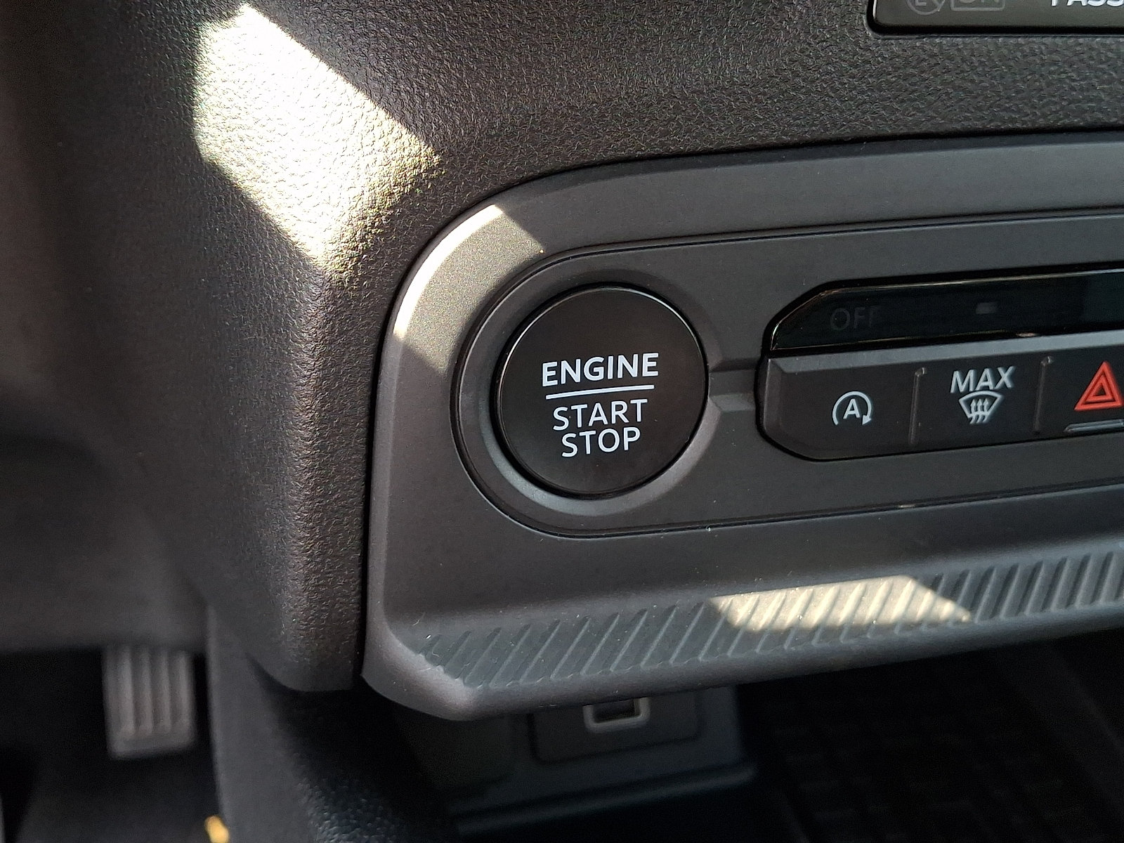 Certified 2025 Ford Bronco Sport Outer Banks w/ Outer Banks Tech Package+ AWD/4WD image 25