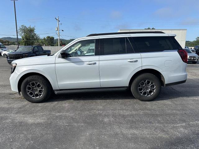 Certified 2025 Ford Expedition Active AWD/4WD image 3