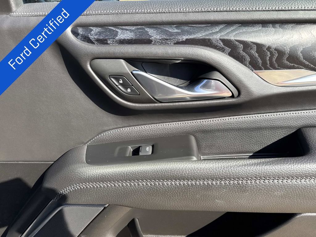 Used 2022 GMC Yukon XL Denali image 16