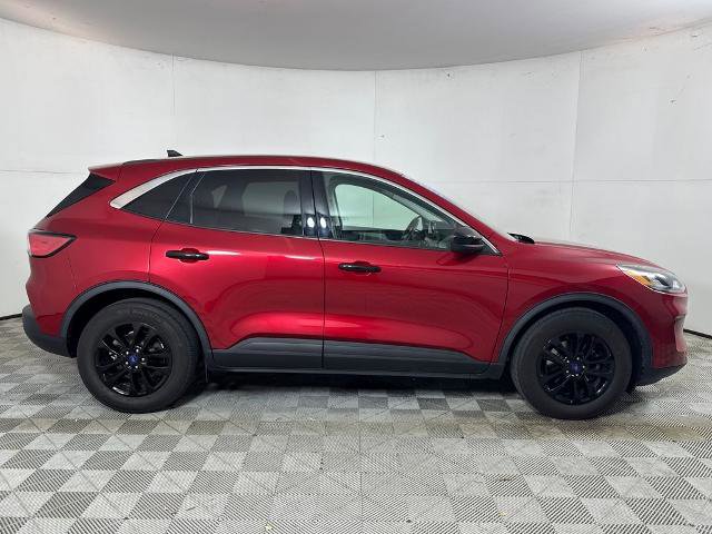 Certified 2022 Ford Escape SE image 2