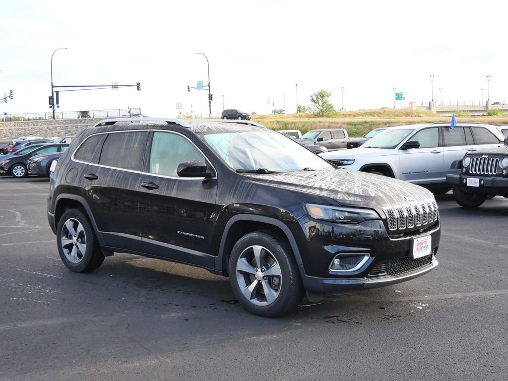 Used 2019 Jeep Cherokee Limited w/ Trailer Tow Group AWD/4WD image 4
