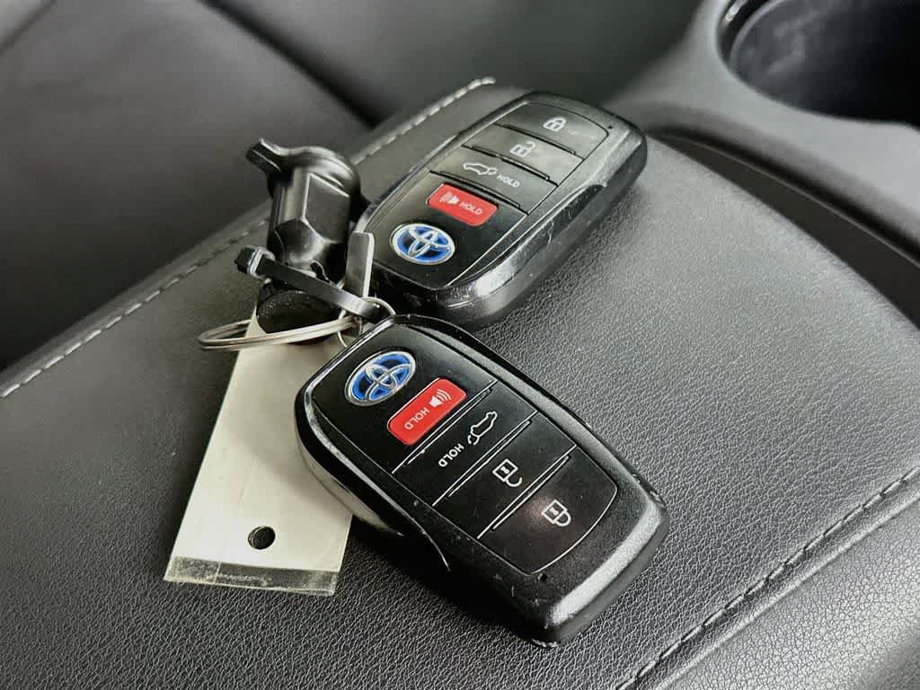 Used 2021 Toyota Venza LE AWD/4WD image 22