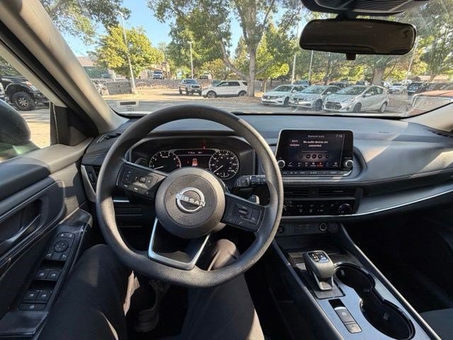 Used 2024 Nissan Rogue S AWD/4WD image 21
