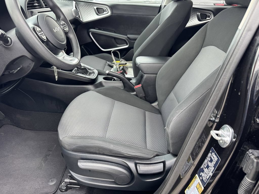 Used 2024 Kia Soul LX w/ Option Group 015 FWD image 14