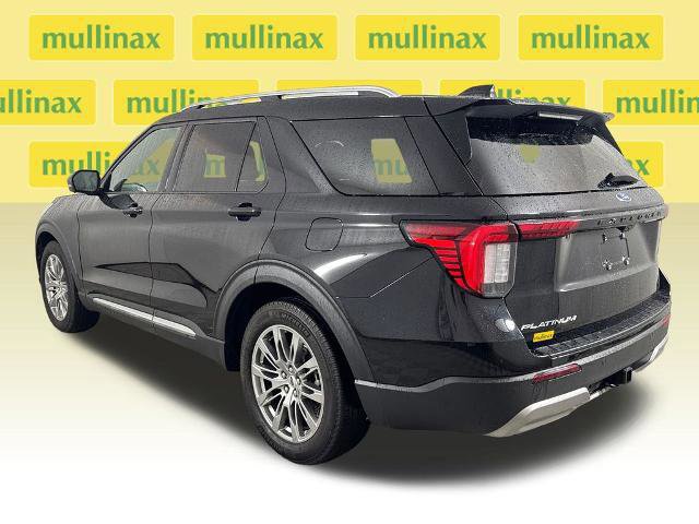 Certified 2025 Ford Explorer Platinum image 3