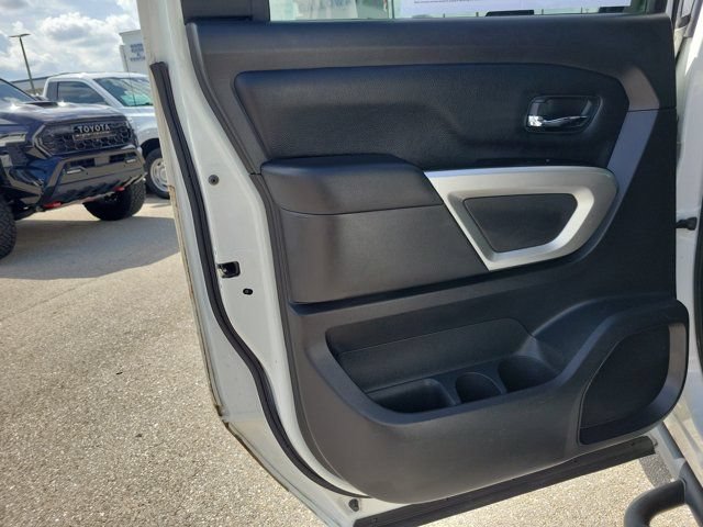 Used 2021 Nissan Titan SV w/ SV Convenience Package RWD image 15
