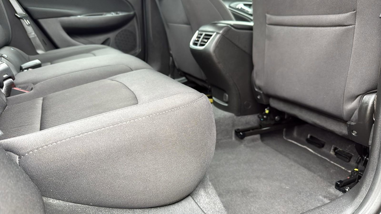 Used 2023 Chevrolet Malibu LT image 27