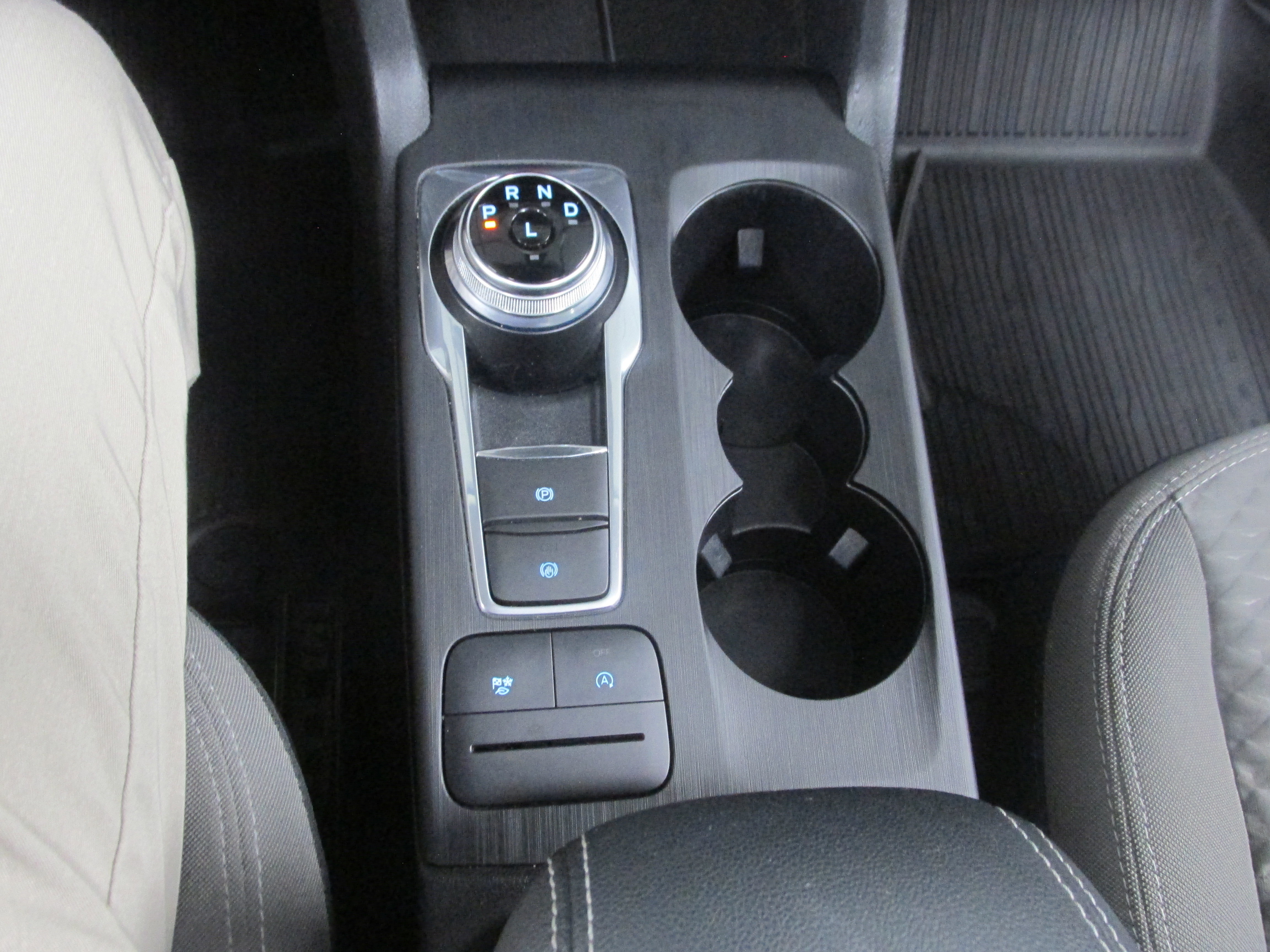 Certified 2021 Ford Escape SE w/ SE Sport Appearance Package image 36