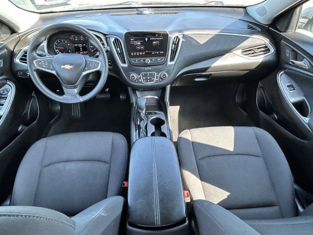 Used 2025 Chevrolet Malibu LT FWD image 4