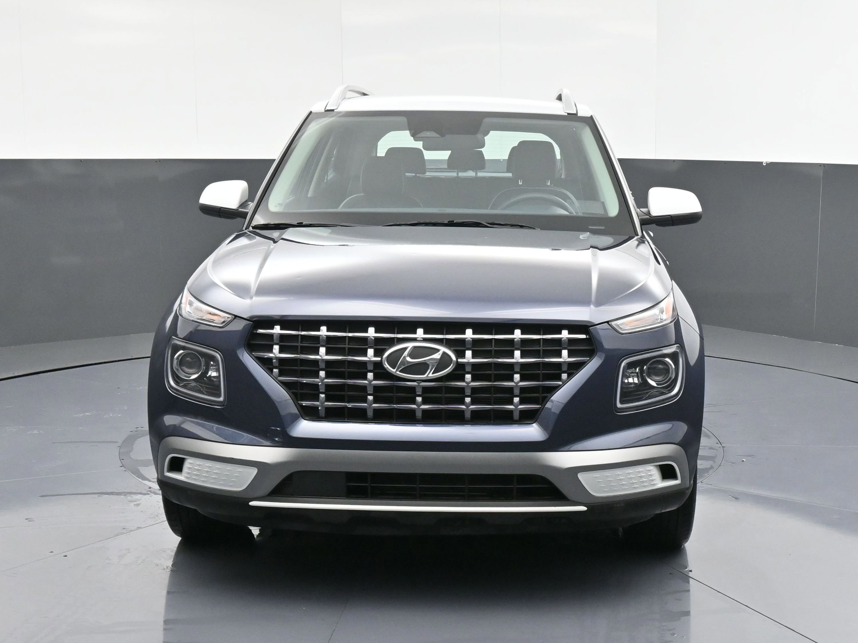 Used 2023 Hyundai Venue Limited w/ Cargo Package image 25