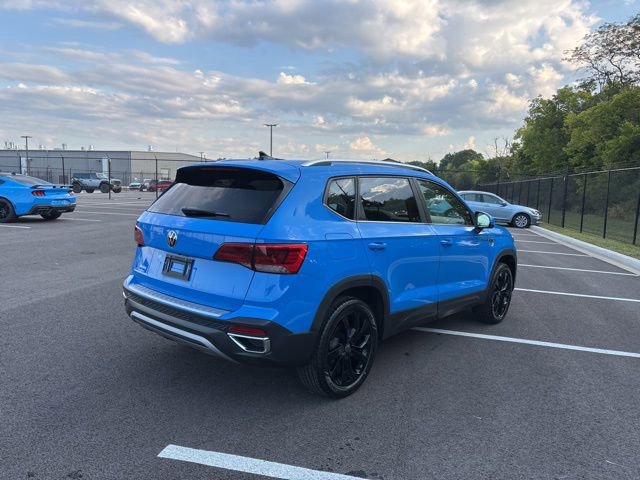 Used 2023 Volkswagen Taos SE w/ Panoramic Sunroof Package image 4