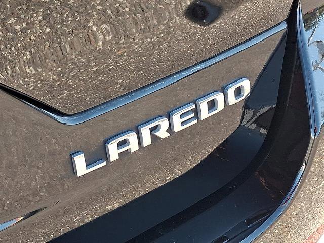 Used 2023 Jeep Grand Cherokee Laredo w/ Luxury Tech Group I AWD/4WD image 30