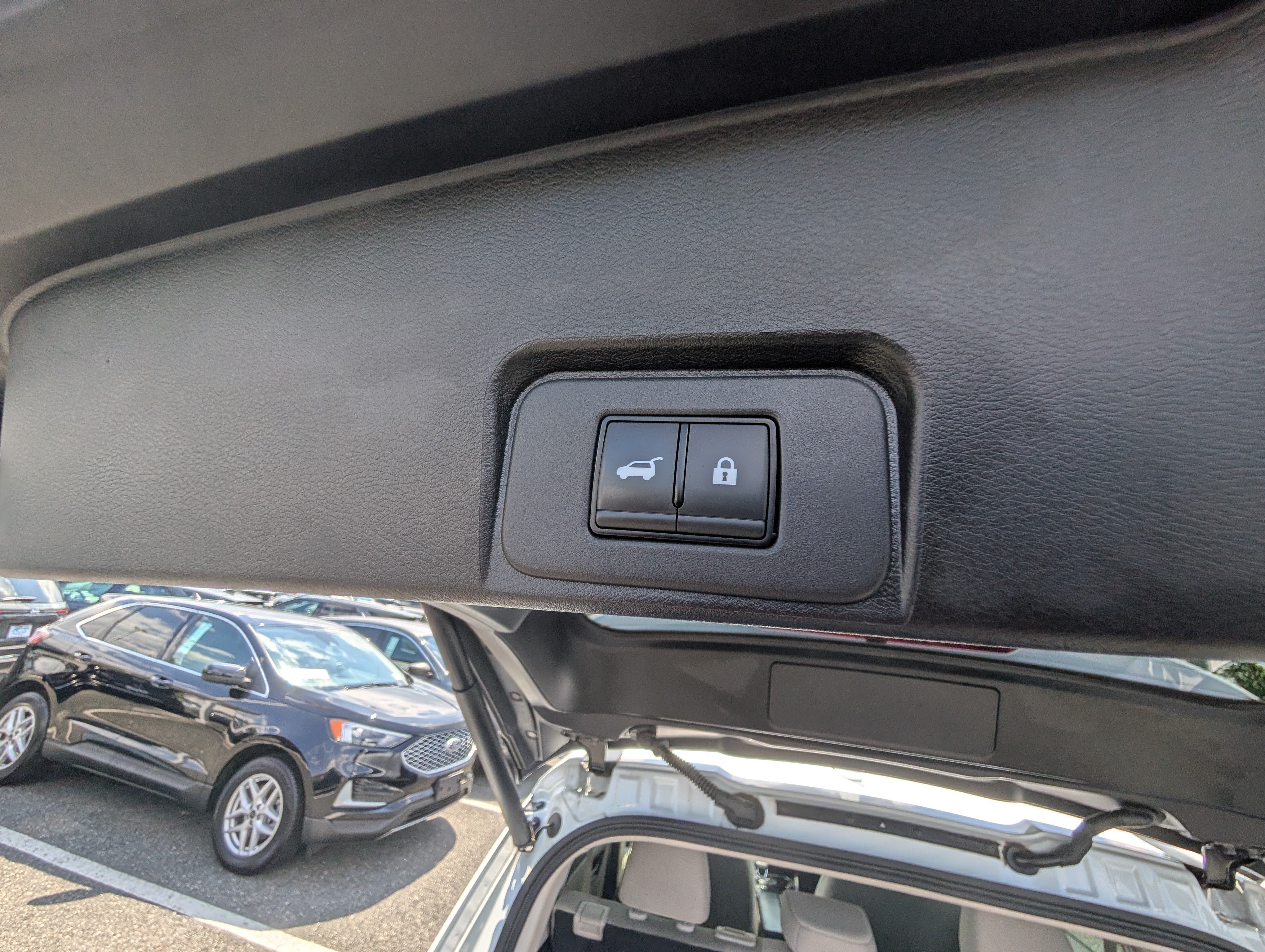 Used 2025 Nissan Rogue SV FWD image 13