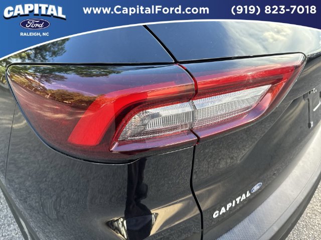 Certified 2025 Ford Escape ST-Line Select AWD/4WD image 15