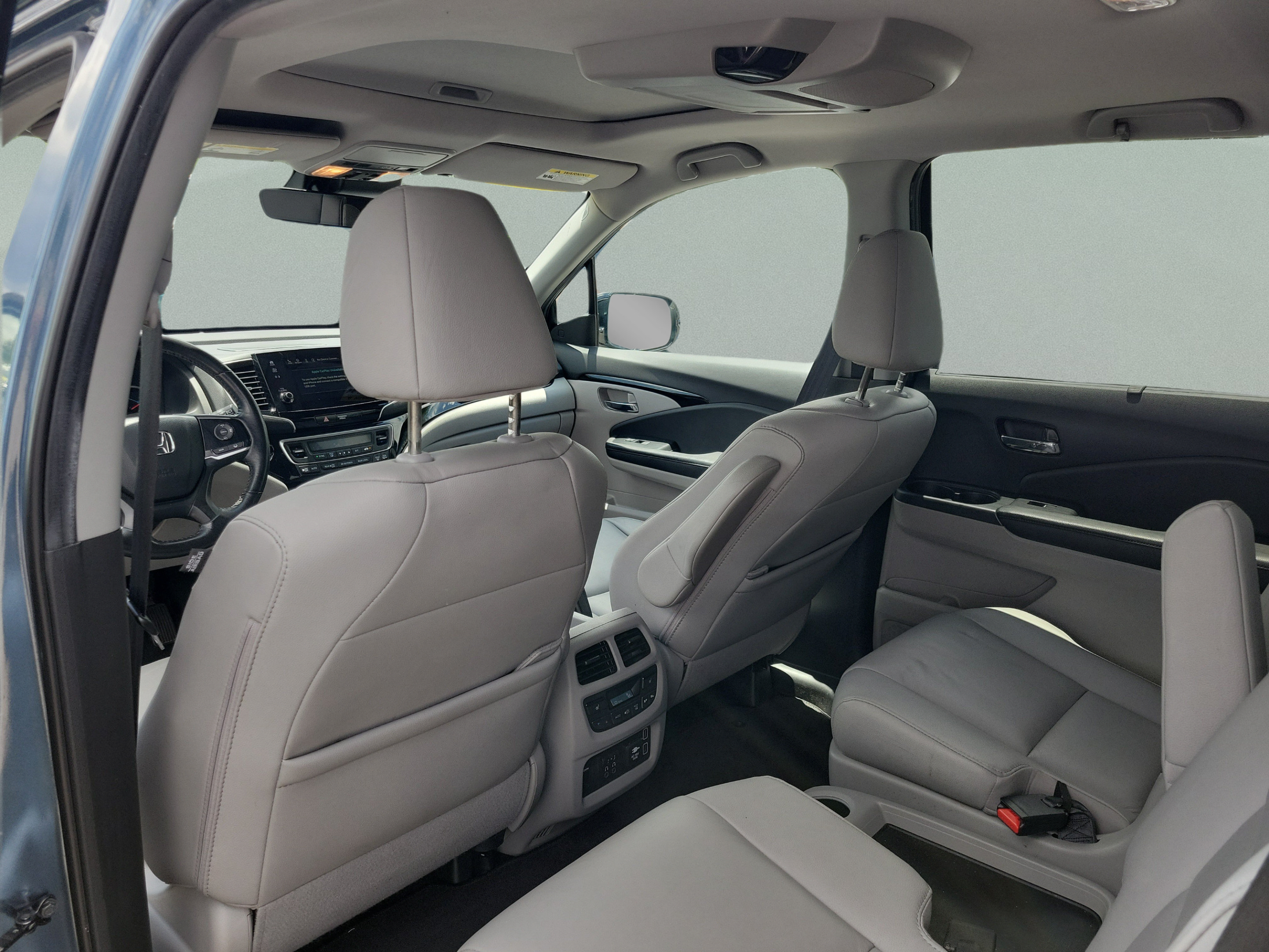 Used 2020 Honda Pilot Touring image 12