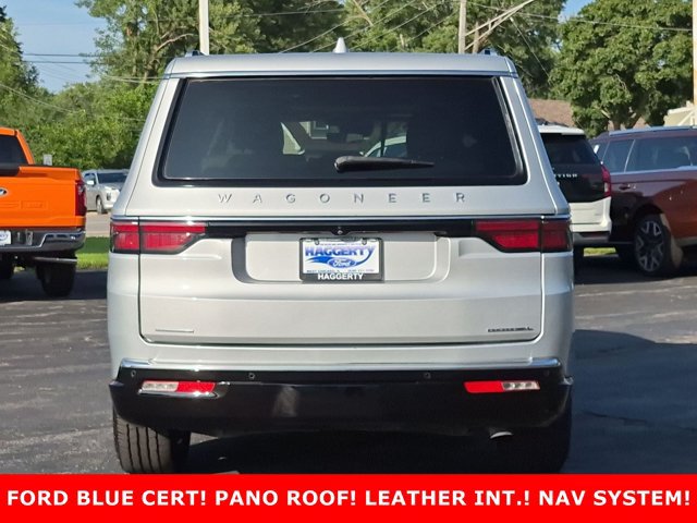 Used 2023 Jeep Wagoneer L Series III w/ Premium Group I AWD/4WD image 6