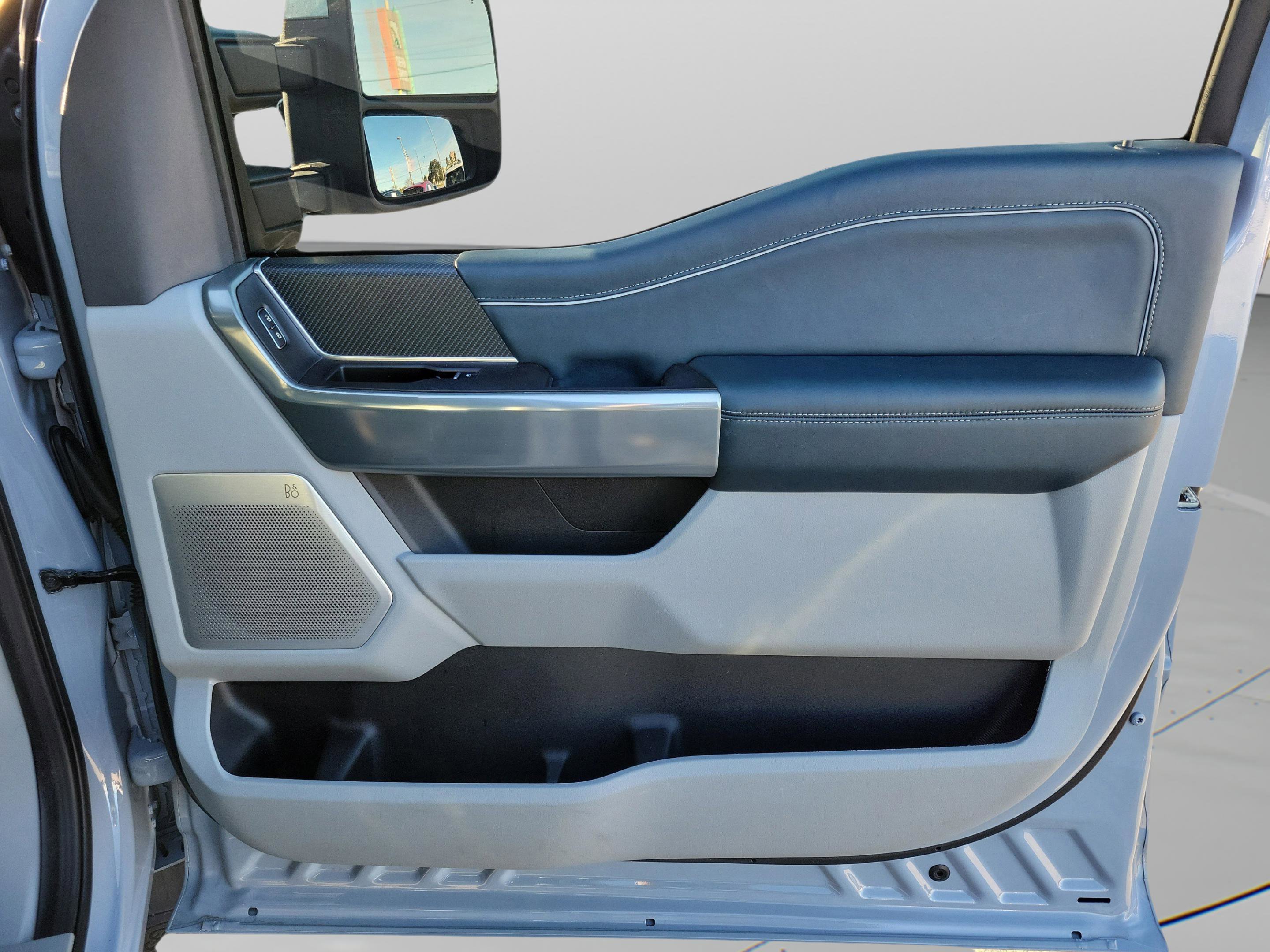 Certified 2024 Ford F250 Limited w/ FX4 Off-Road Package image 28