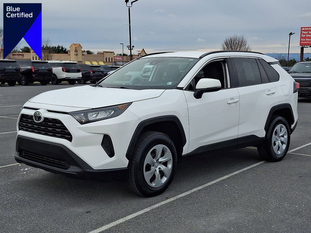 Used 2021 Toyota RAV4 LE image 1