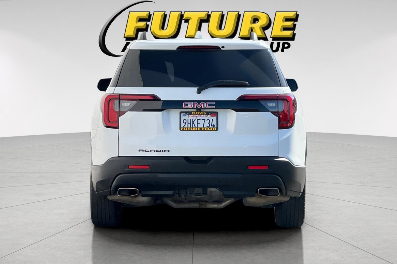 Used 2023 GMC Acadia SLE w/ Driver Convenience Package image 4