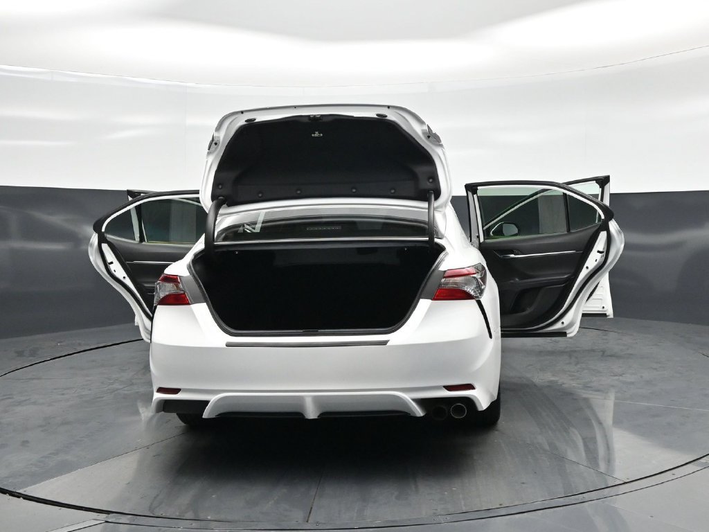 Used 2023 Toyota Camry SE w/ Cold Weather Package FWD image 28