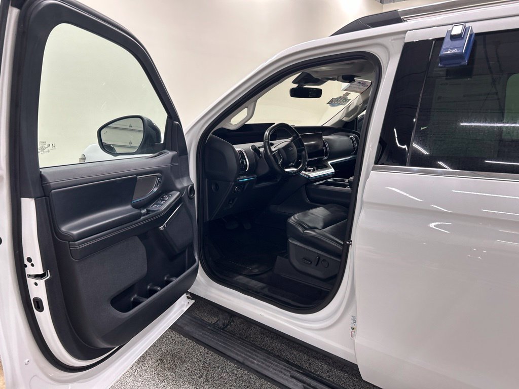 Certified 2025 Ford Expedition Max Platinum AWD/4WD image 9