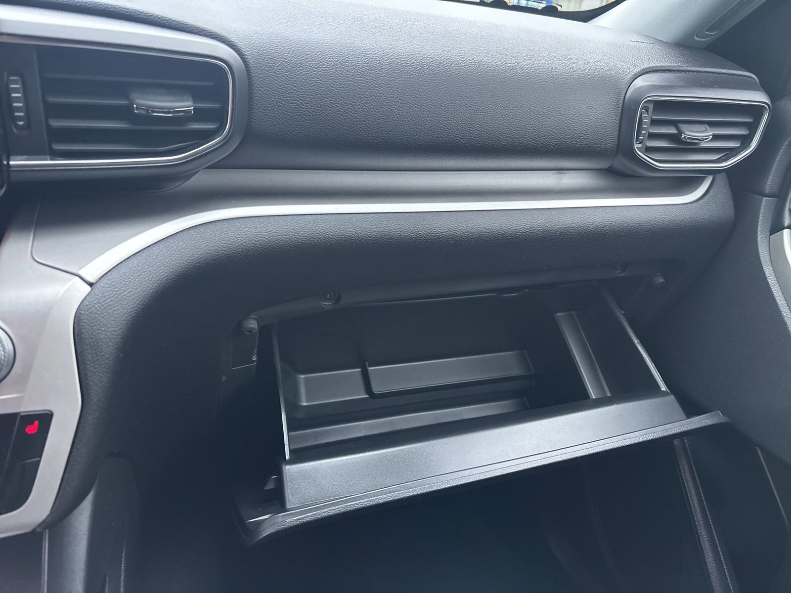 Certified 2021 Ford Explorer XLT w/ Equipment Group 202A image 35