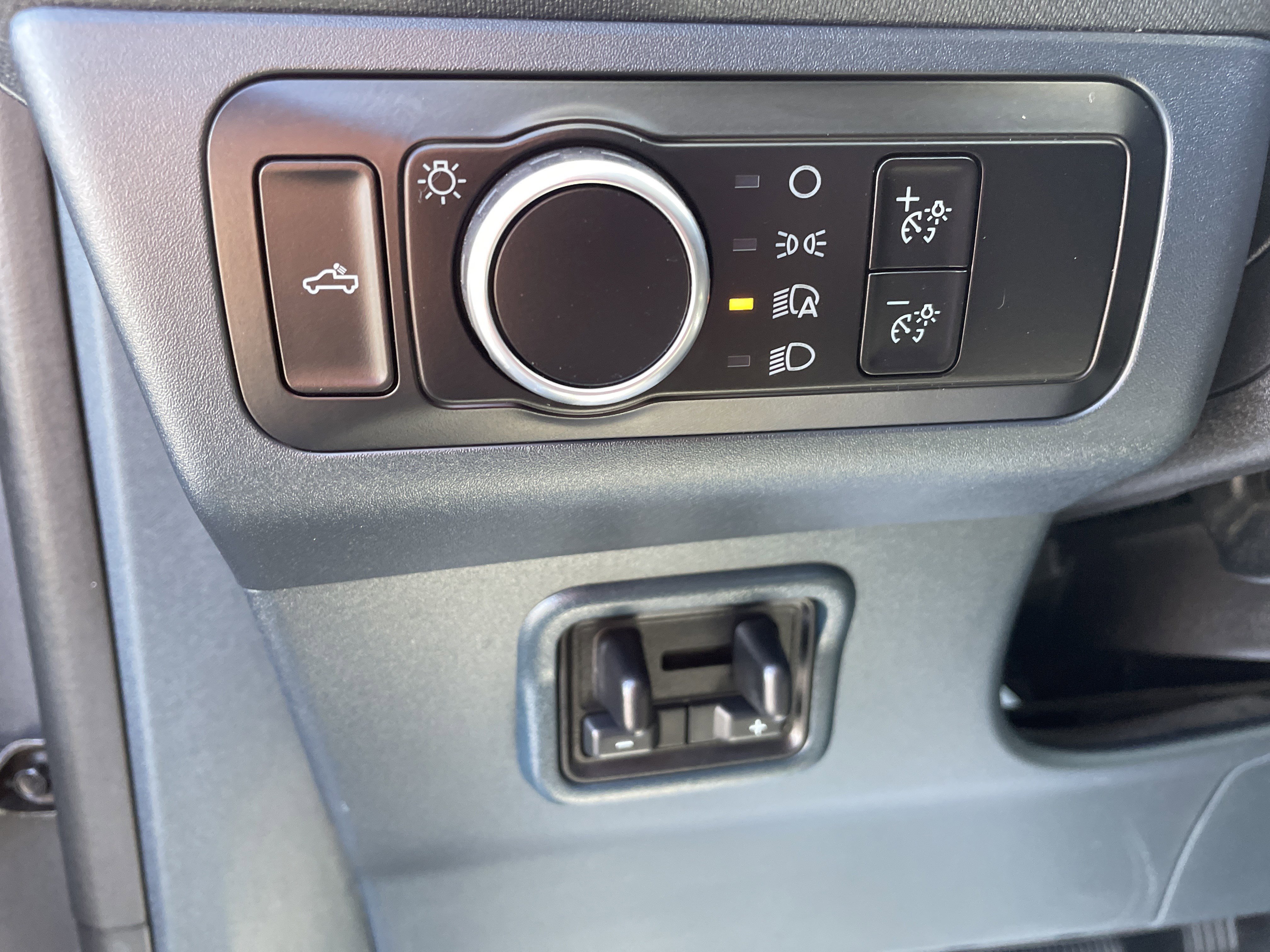 Certified 2024 Ford Maverick XLT w/ XLT Luxury Package image 12