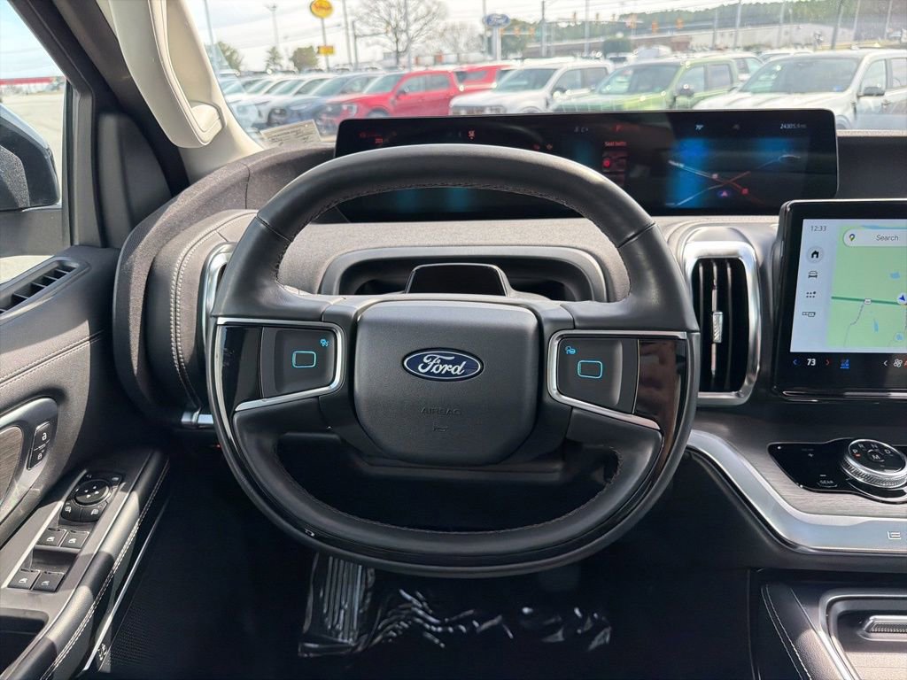 Certified 2025 Ford Expedition Max Platinum image 26