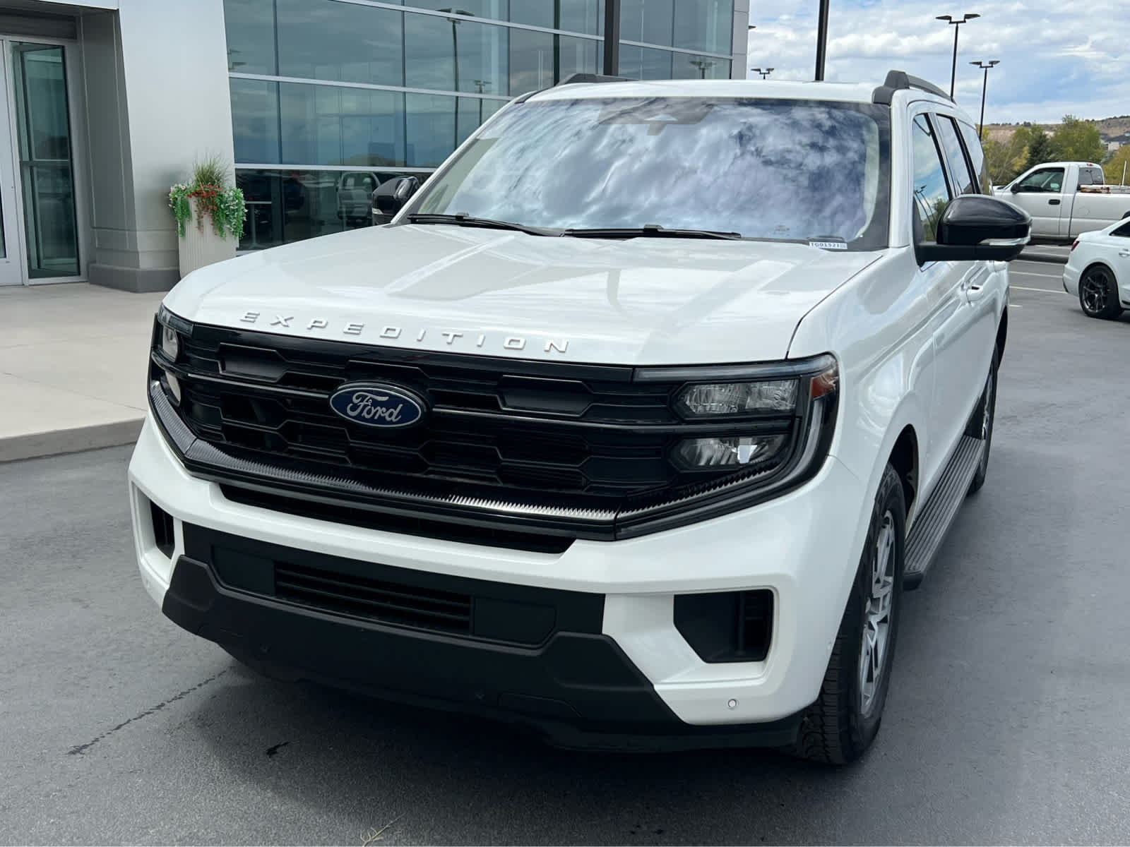Certified 2025 Ford Expedition Active AWD/4WD image 2