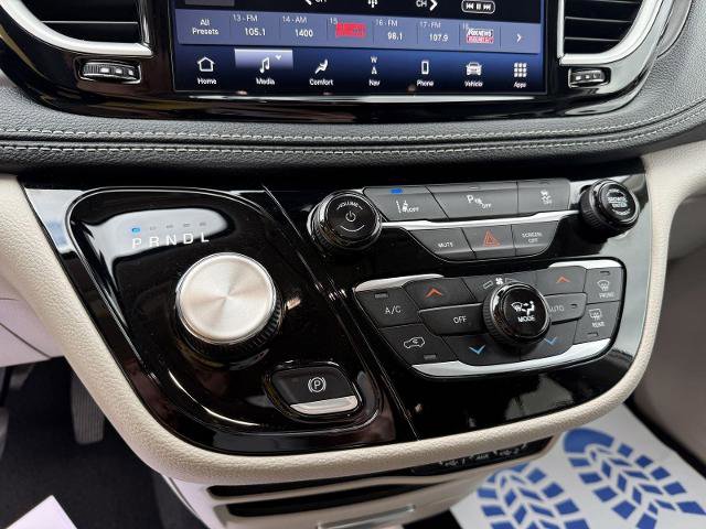 Used 2024 Chrysler Pacifica Limited FWD image 22