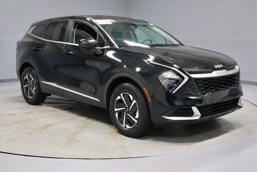 Used 2023 Kia Sportage LX AWD/4WD image 1