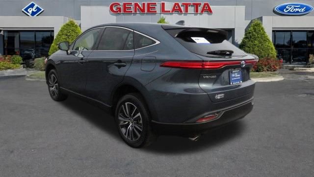 Used 2022 Toyota Venza LE image 3
