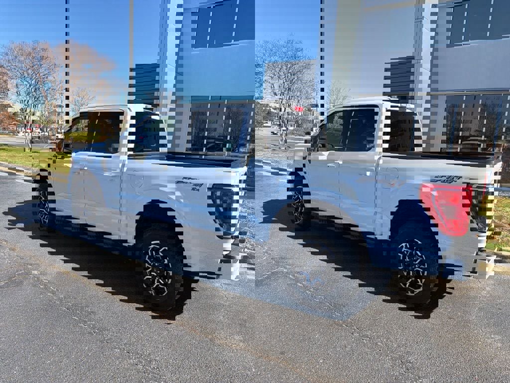 Certified 2022 Ford F150 XLT w/ Equipment Group 302A High image 6