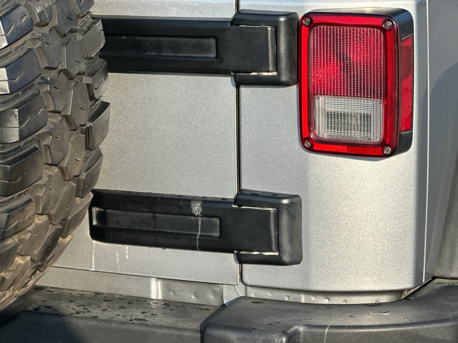 Used 2018 Jeep Wrangler Unlimited Sport S image 24