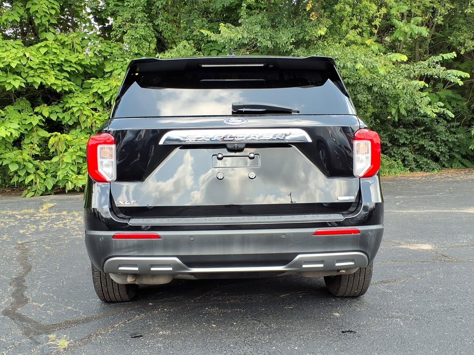 Certified 2020 Ford Explorer XLT w/ Equipment Group 202A AWD/4WD image 16