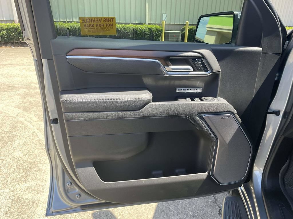 Used 2025 GMC Sierra 1500 Denali AWD/4WD image 15