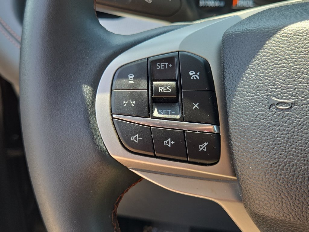 Certified 2025 Ford Explorer Active AWD/4WD image 25