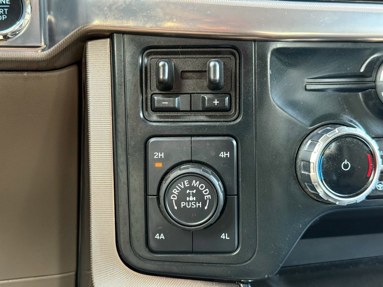 Certified 2024 Ford F150 Platinum w/ Equipment Group 703A Plus image 28