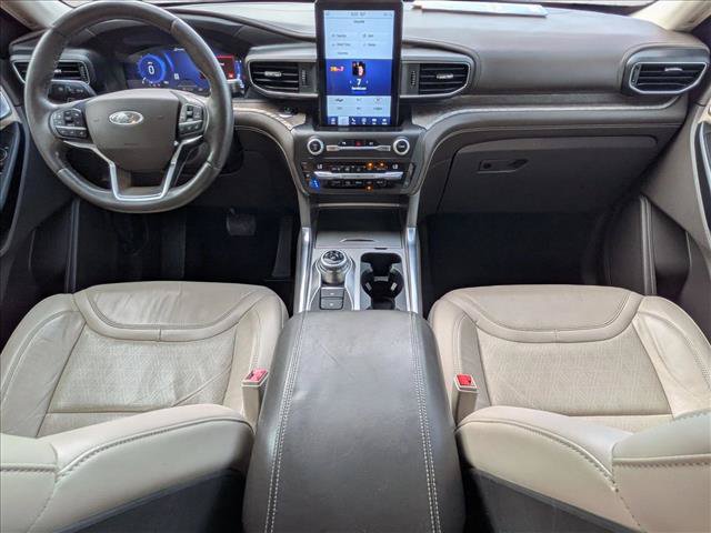 Certified 2020 Ford Explorer Platinum w/ Premium Technology Package AWD/4WD image 17