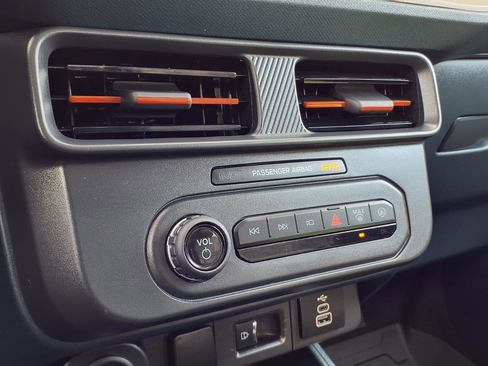 Certified 2025 Ford Maverick Lariat image 16