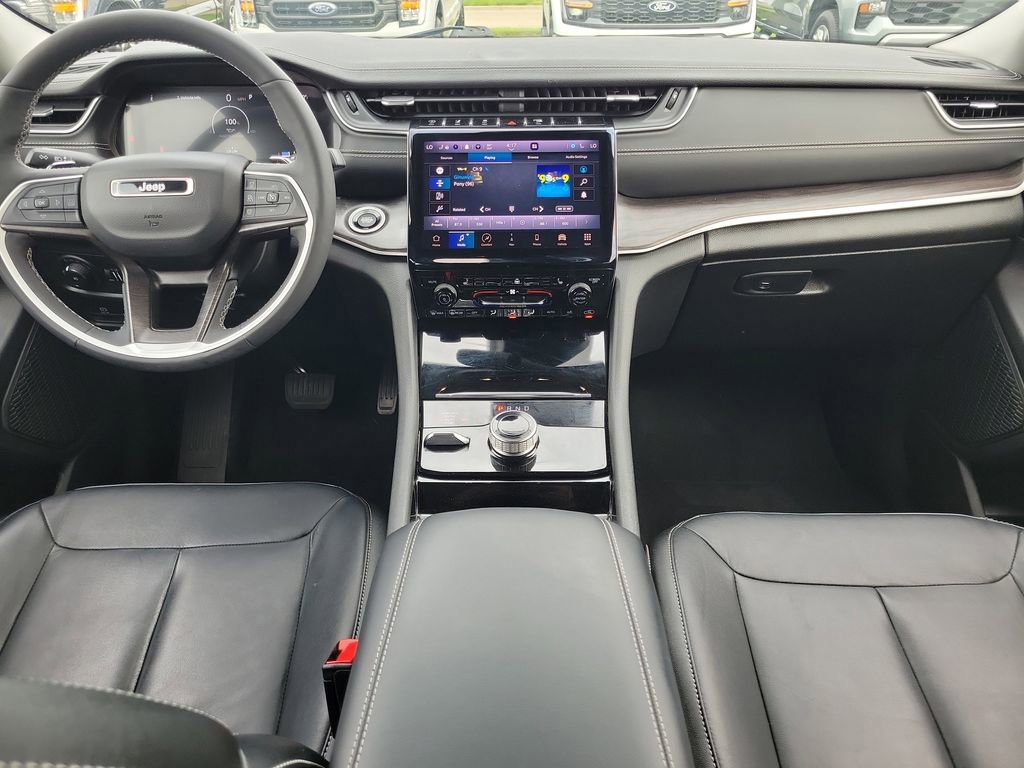 Used 2023 Jeep Grand Cherokee L Limited image 11