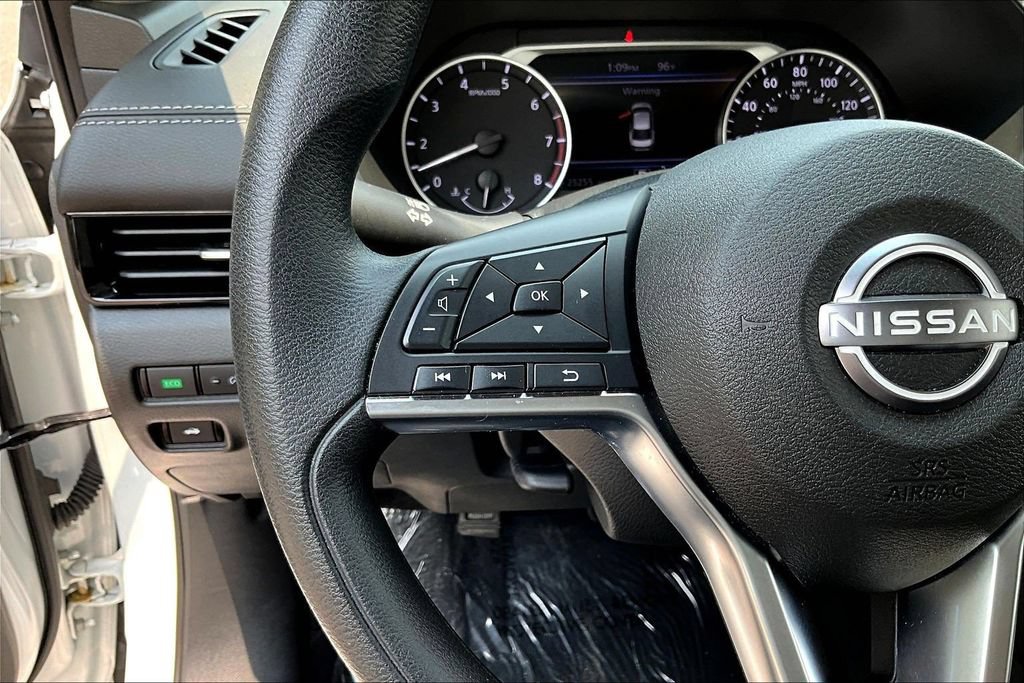 Used 2025 Nissan Sentra SV FWD image 13