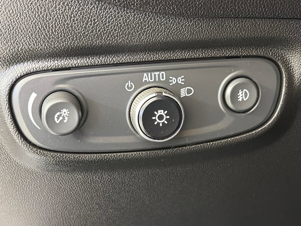 Used 2020 Chevrolet Equinox LT FWD image 24